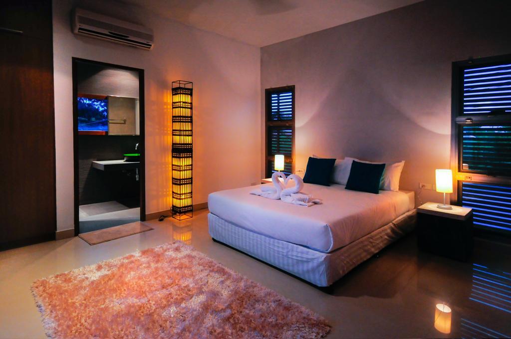 Nai Harn Beach Villa Eksteriør bilde